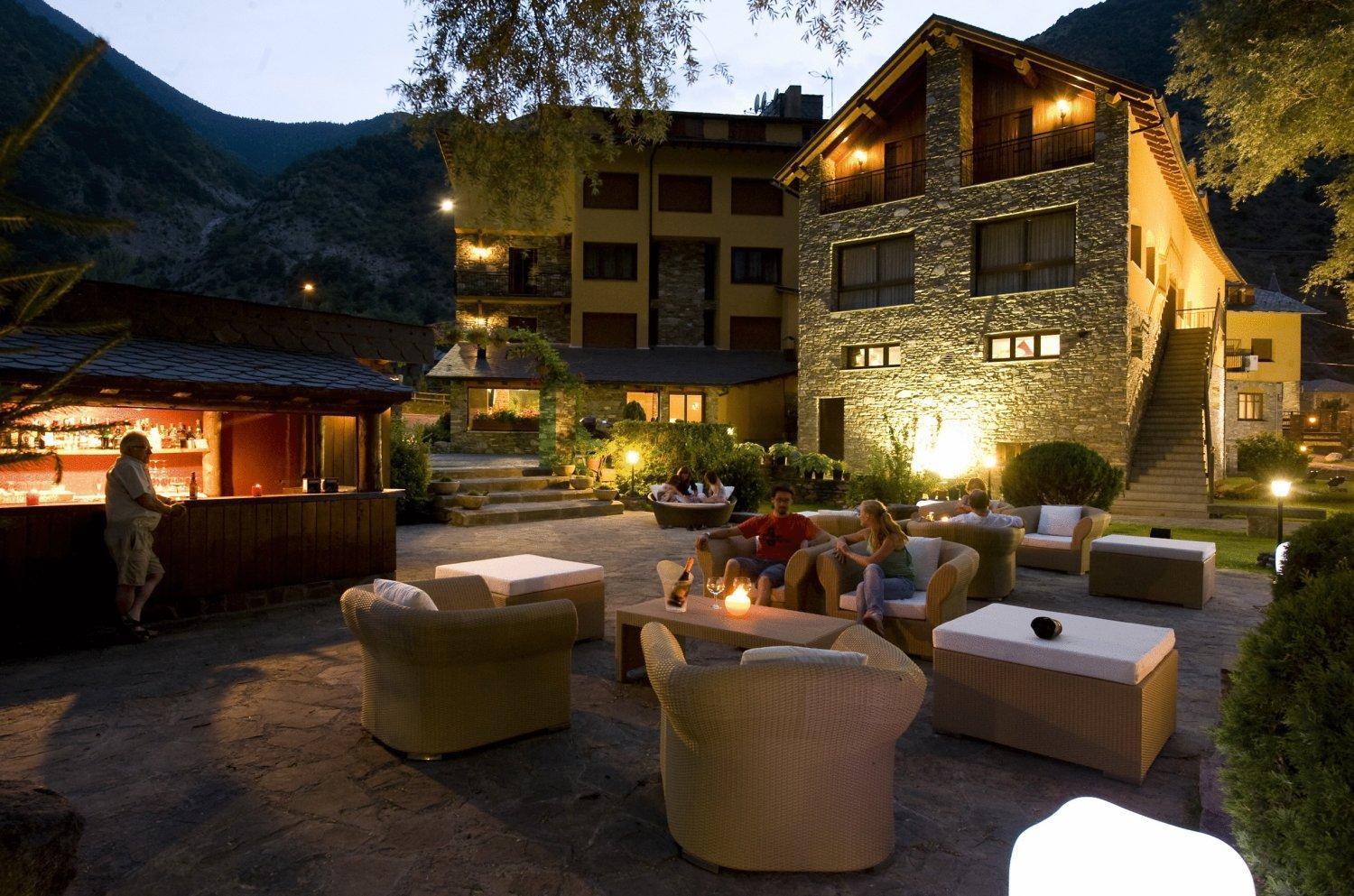 Hotel Restaurant Castellarnau Escaló Buitenkant foto