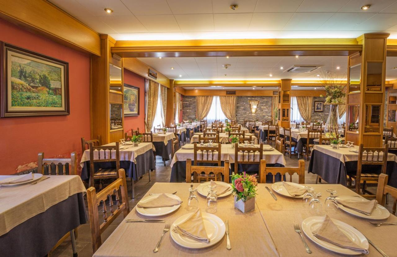 Hotel Restaurant Castellarnau Escaló Buitenkant foto