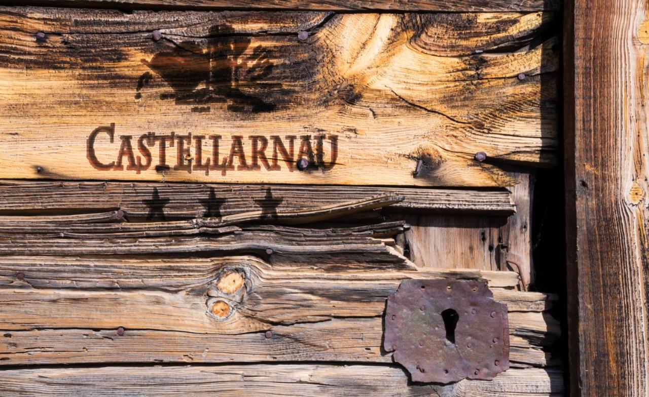 Hotel Restaurant Castellarnau Escaló Buitenkant foto